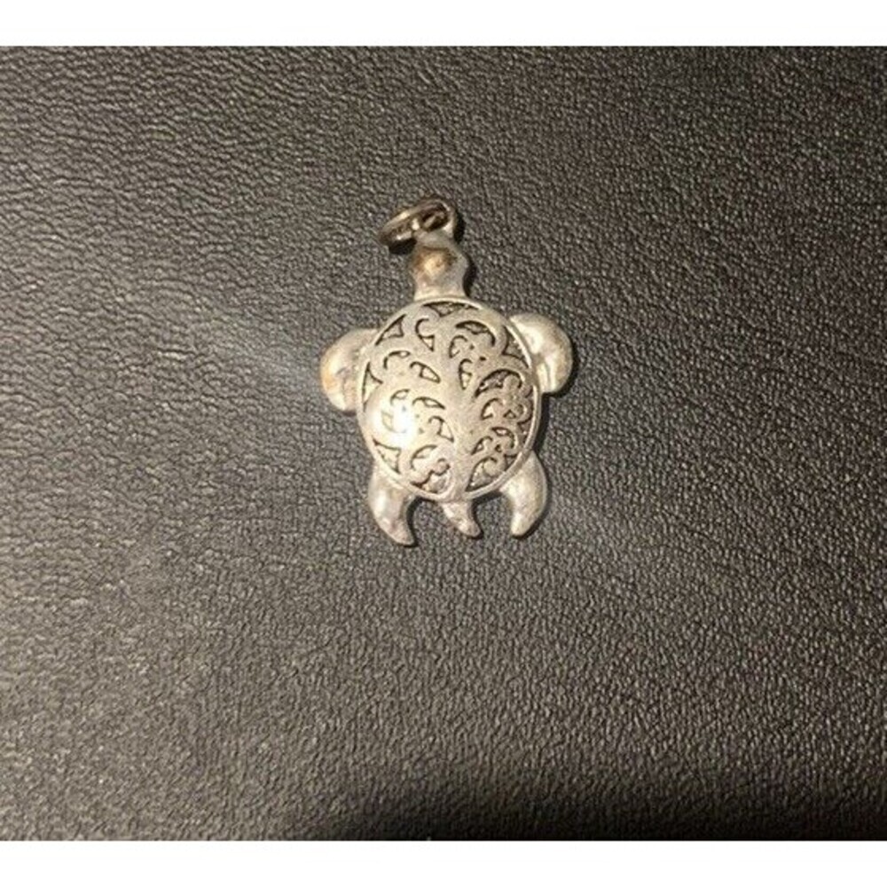 Sea Turtle Silver Tone Charm For Charm Bracelet Or Necklace (J64)